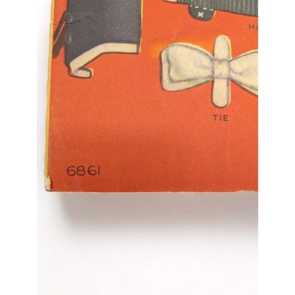 Edgar Bergan's Charlie McCarthy Paper Doll Book #995 (Whitman, 1938) - Picture 3 of 7